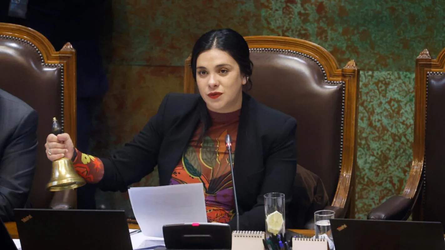 Investigarán filtración de chats de Cariola con Hassler en contra de la administración Boric