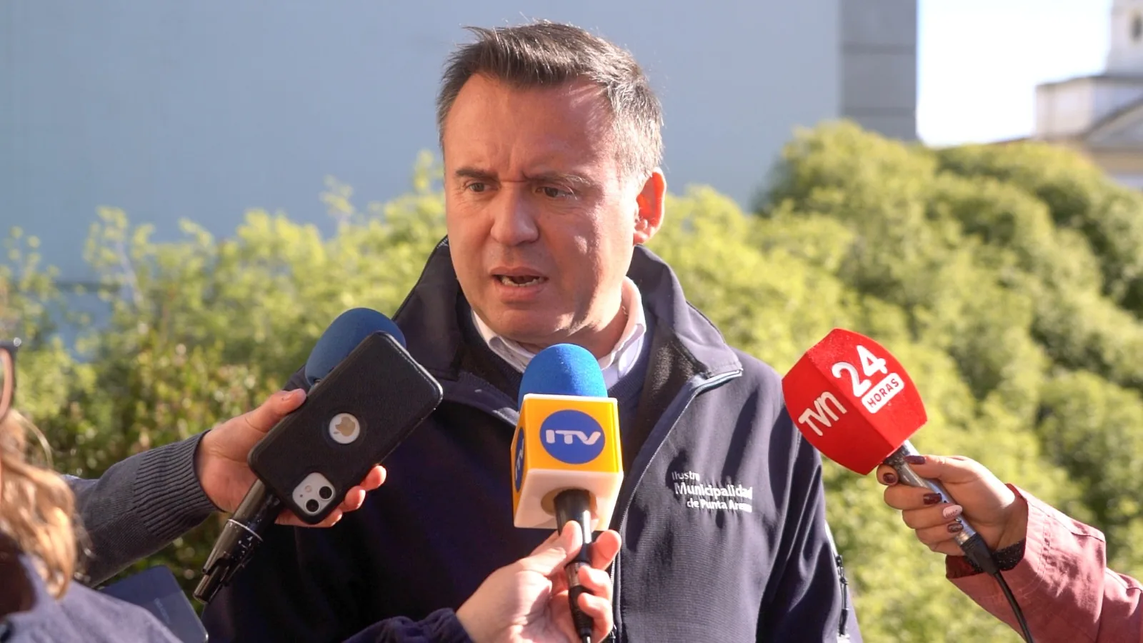 Radonich exige al delegado presidencial mejoras urgentes y concretas en cruce fronterizo Monte Aymond