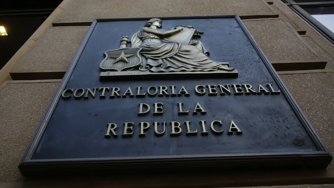Contraloría frena doble asignación a asistentes de la educación y abre incertidumbre en inicio de clases