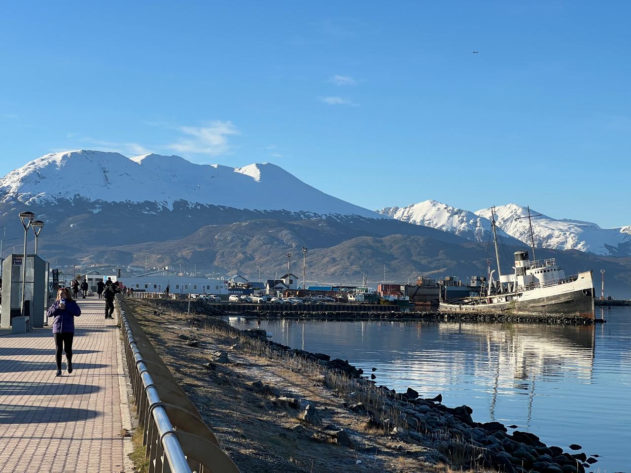 A 4 años de la prohibición de la salmonicultura en Tierra del Fuego: ¿Un grave error estratégico? ¿Qué papel cumplieron las ONGs extranjeras? (Por Claudio Andrade)