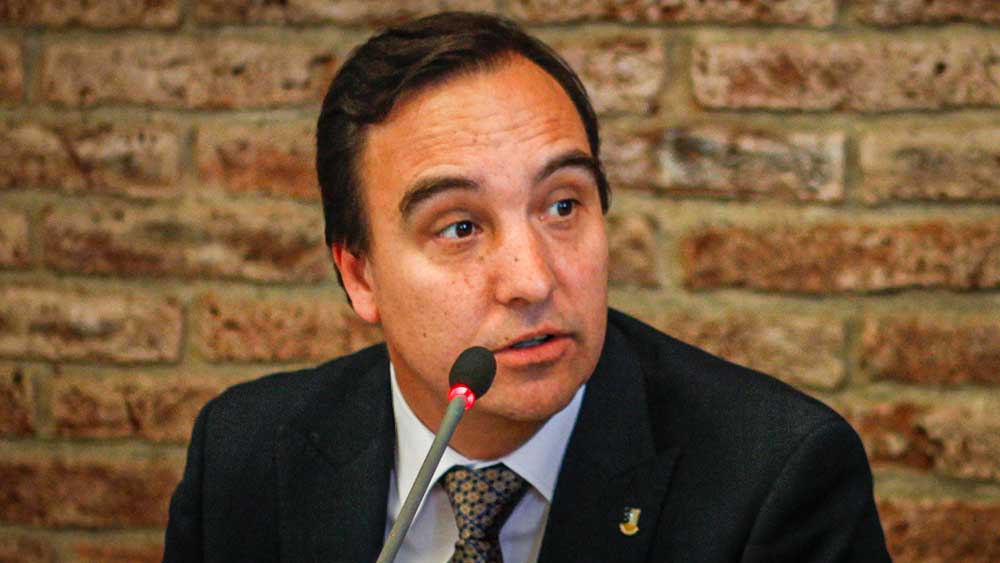 Flies dice en querella contra sus "acusadores" que están buscando generar deshonra, descrédito y menosprecio hacia su persona