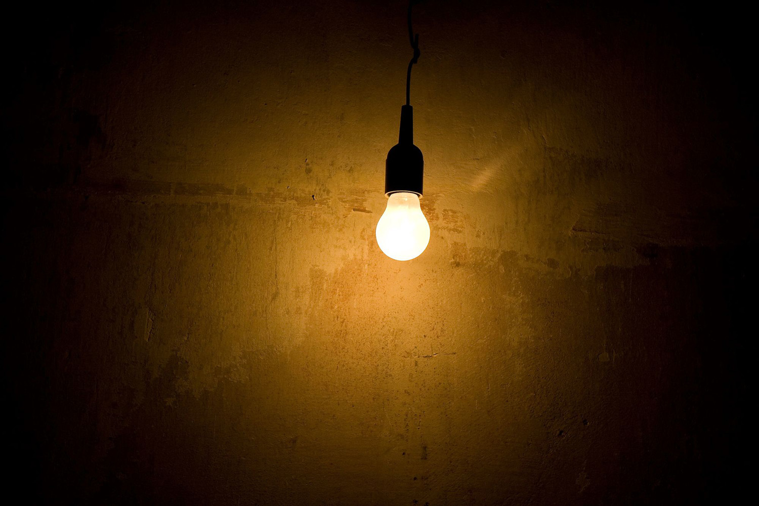 Incomprensiblemente la tarifa de la luz vuelve a subir en Magallanes ¿Y el sentido común?