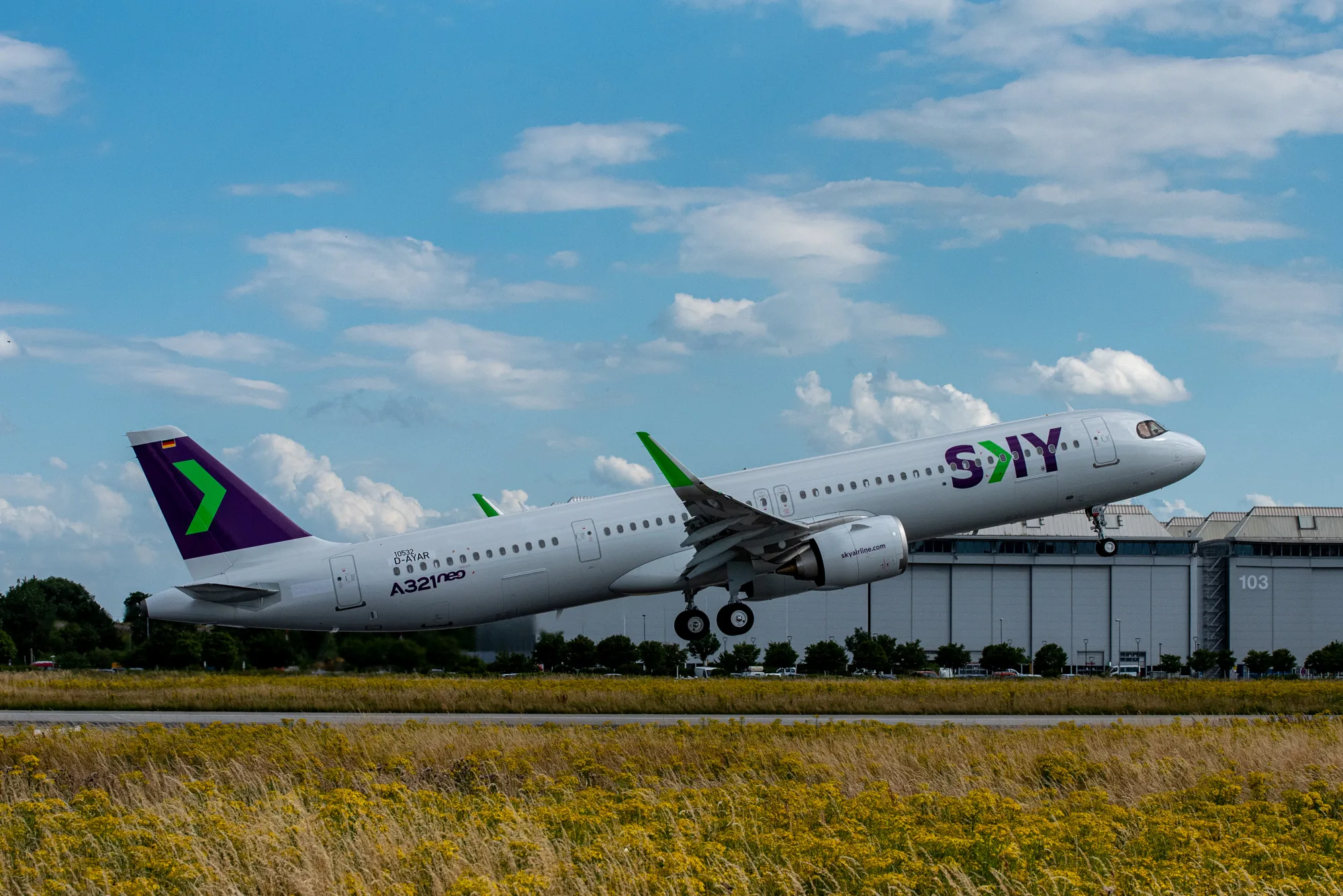 Sky festeja 24 años de historia: 10 millones de pasajeros al año
