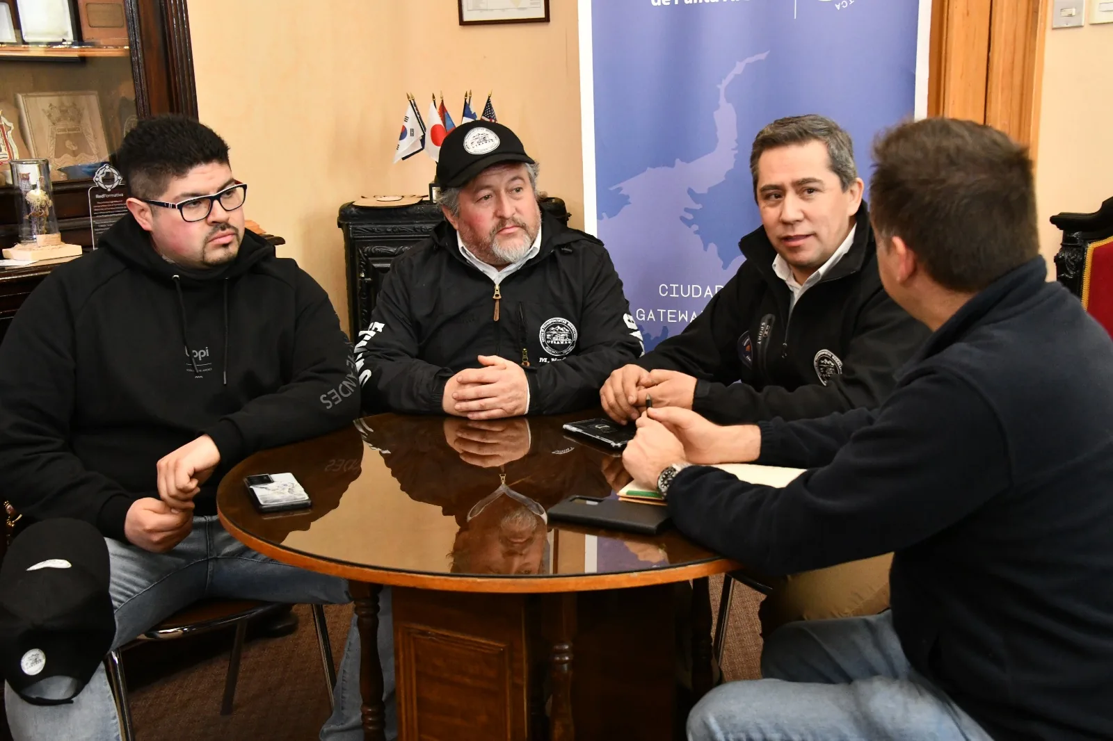 Chile por Chile: Más de 3 mil kilómetros recorrerán transportistas magallánicos para llegar hasta La Moneda
