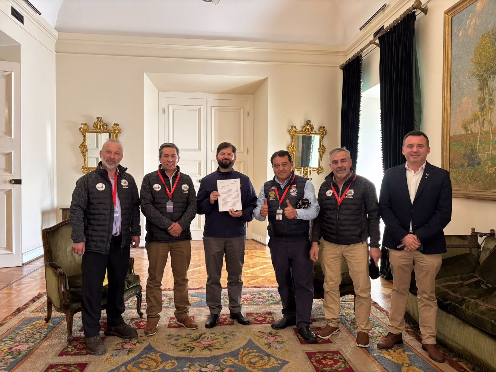 Presidente Boric recibió a transportistas y alcalde Radonich por demanda de ruta Chile por Chile