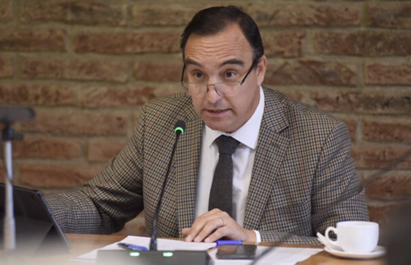 ¿Jorge Flies enfrenta su momento político más complejo desde que asumió el Gobierno Regional?