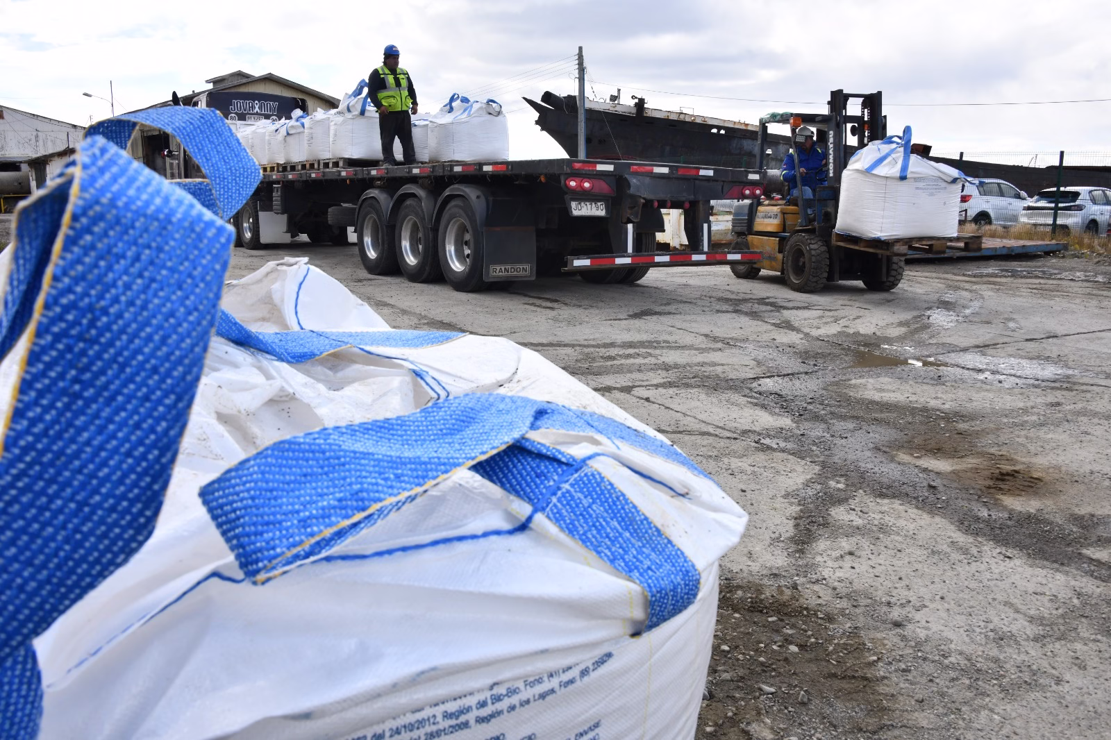 Municipalidad recibe primer cargamento de sal de 230 toneladas para este invierno