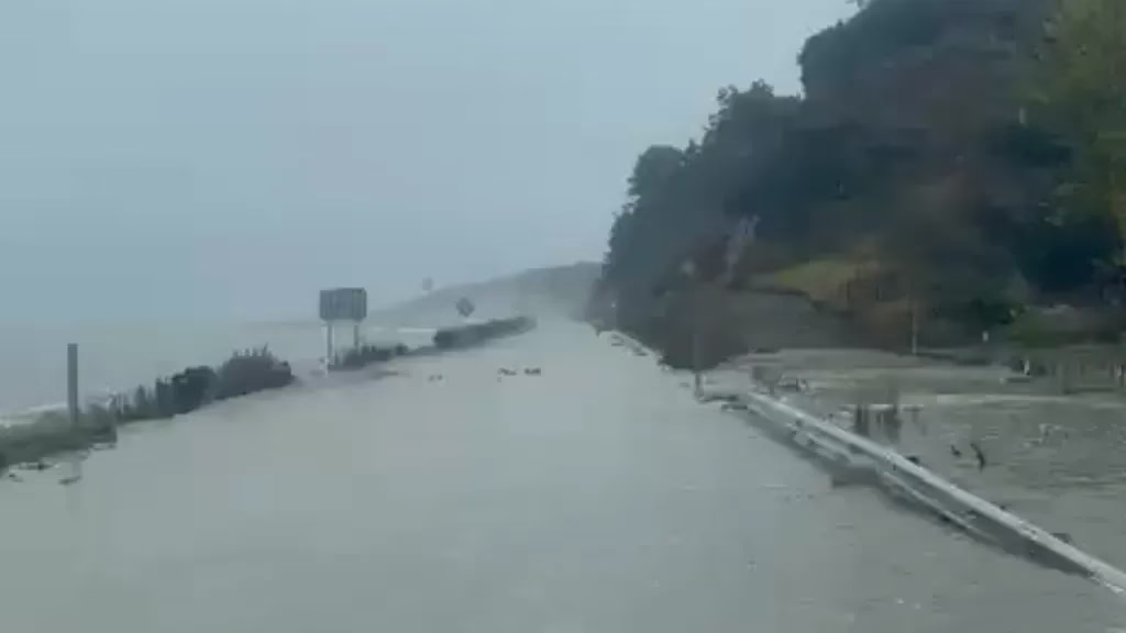 Sistema frontal tensionó infraestructura de aguas lluvias en Punta Arenas y desbordó Río Blanco en Ruta 9 Sur