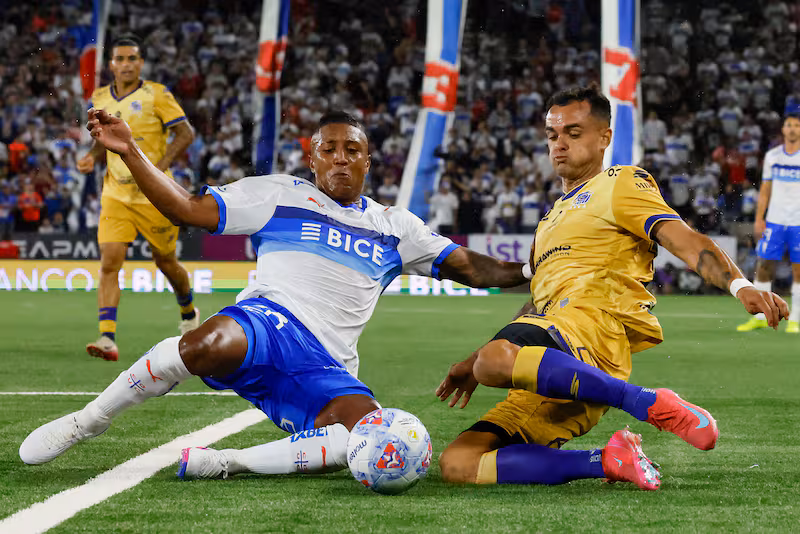 Universidad Católica saca un empate sobre la hora ante un difícil Everton