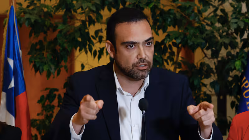 Bianchi exige respuestas al SLEP por irregularidades en pago de sueldos a docentes