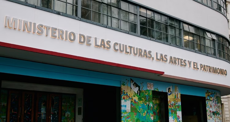Cultura en alerta: funcionarios del ministerio acusan recortes, despidos y falta de diálogo con el Gobierno