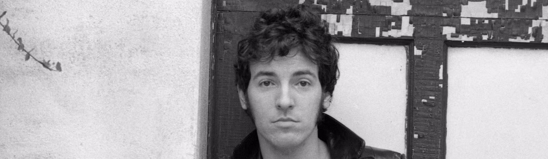 La acústica de las sombras: de cassettes y realidades (Por Salvador Miranda)