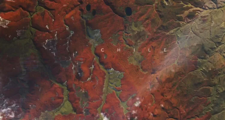Las maravillosas imágenes de la Patagonia chilena teñida de rojo que publicó la NASA