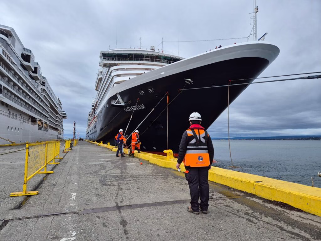 Espejismo en el muelle: Balance de la temporada de cruceros en Magallanes detona alarmas de estancamiento