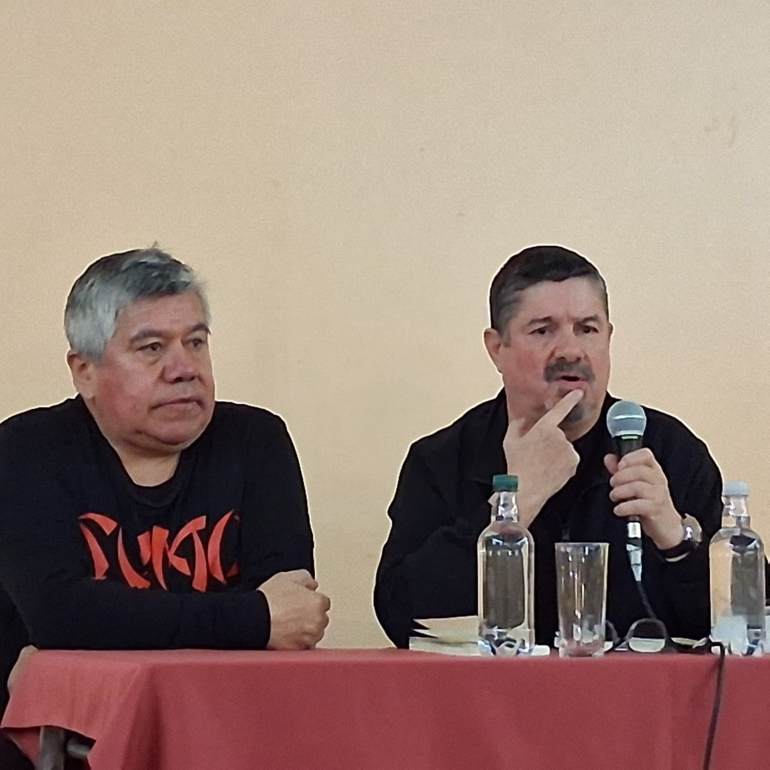 Cuando la memoria abriga más que el viento: una tarde con Pavel Oyarzún en Puerto Natales (Por Salvador Miranda)